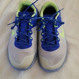 Running shoes